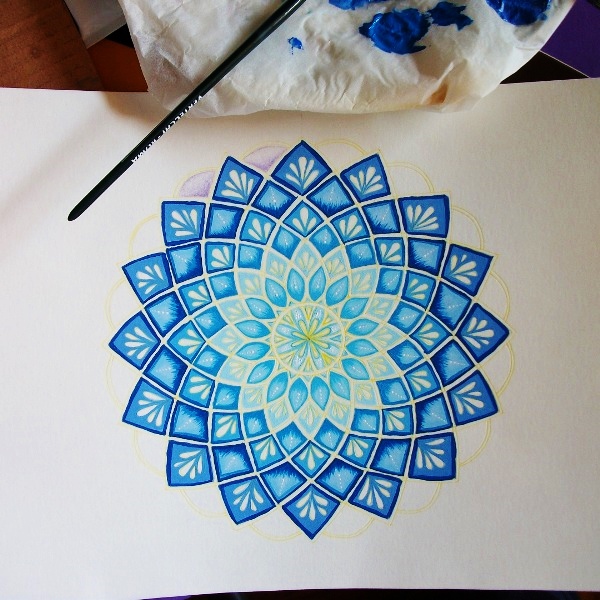 painting blue mandala